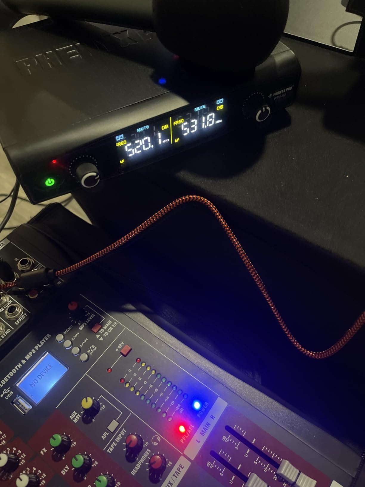 Phenyx Pro Dual UHF Tunable Frequency Wireless Microphone System PTU-52-2H customer photo 1