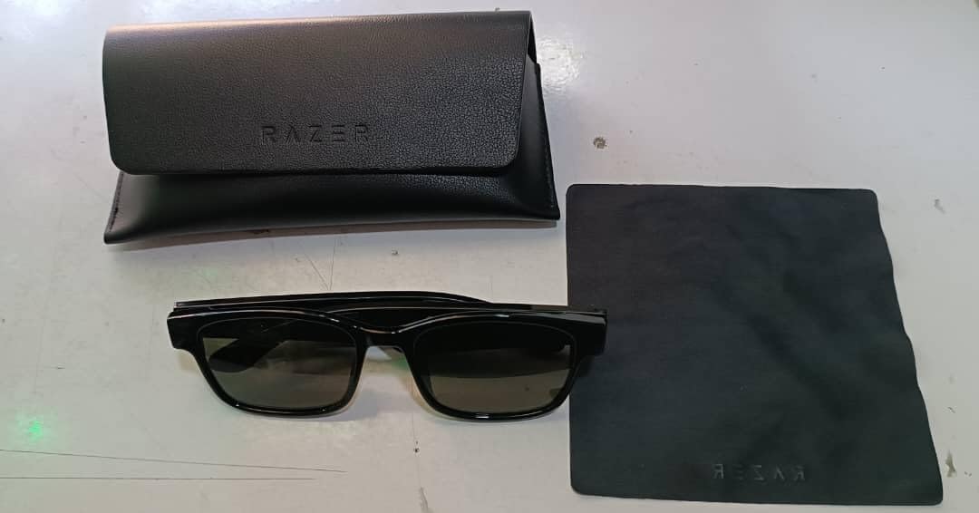 Razer Anzu Smart Glasses: Blue Light Filtering & Polarized Sunglass Lenses - Low Latency Audio - Built-in Mic & Speakers - Touch & Voice Assistant Compatible - 5hrs Battery - Rectangle/Small customer photo 1