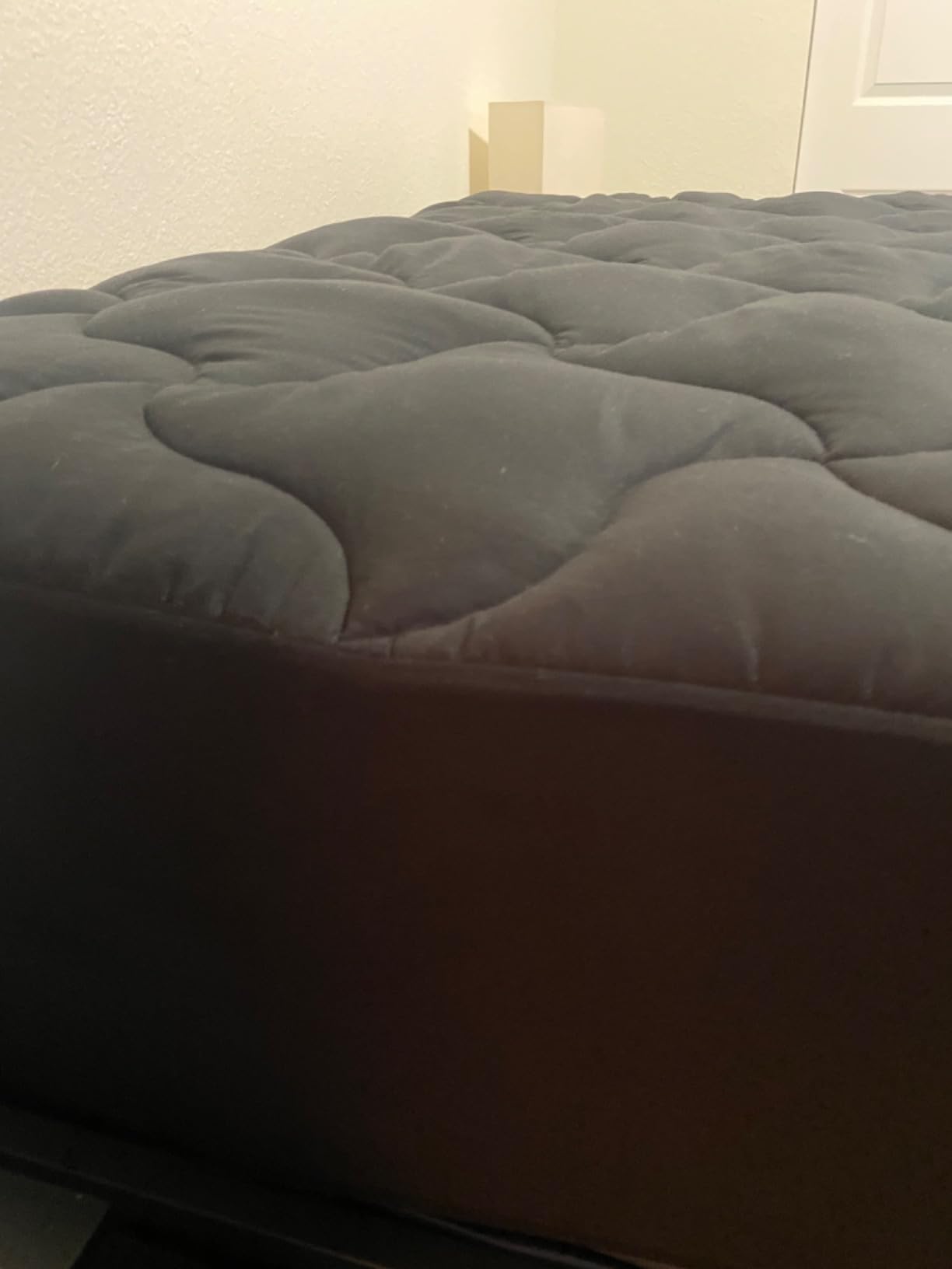 SLEEP ZONE Cooling Mattress Topper Queen Mattress Pad, Quilted Fitted Mattress Cover, Machine Washable, Soft Fluffy Down Alternative, Deep Pocket 8~21 inch (White, Queen) customer photo 2