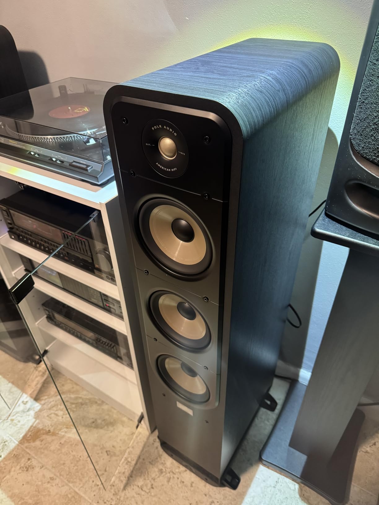 Polk Audio Signature Elite ES60 Tower Speaker, Single, Stunning Black customer photo 2