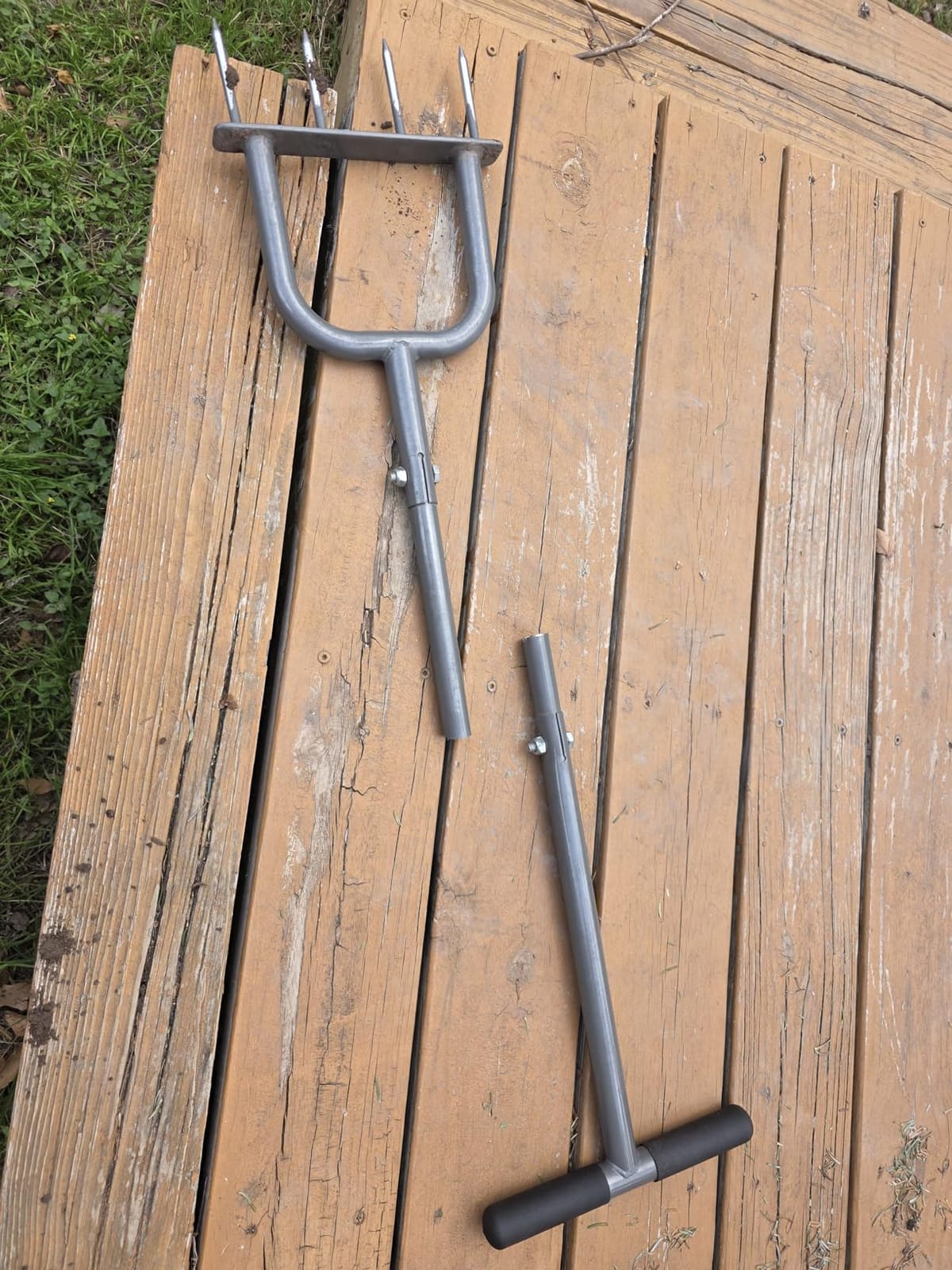 BARAYSTUS 4‑Prong Lawn Aerator Tool, Foot‑Step Spike Aerator customer photo 1