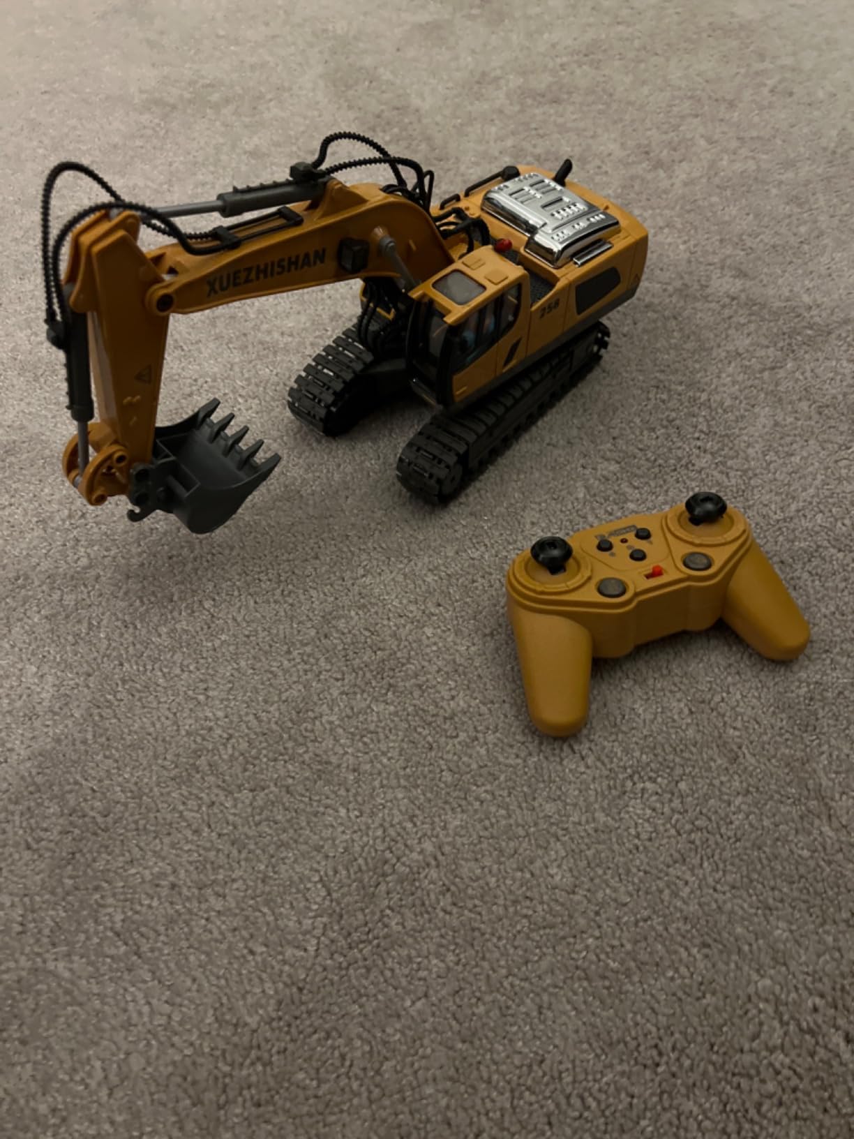 KidsFaves Remote Control Excavator Toys for Boys Realistic Metal Bucket customer photo 1