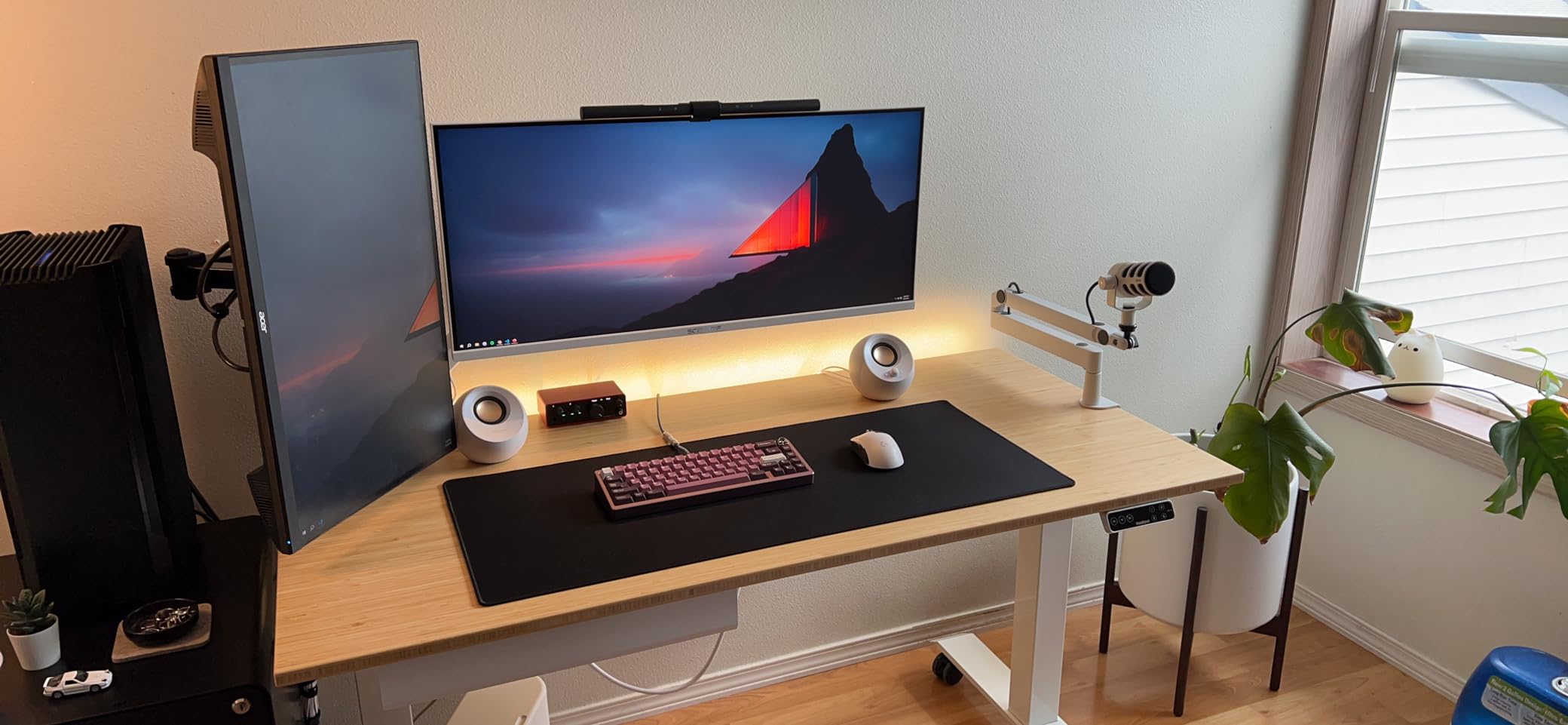 Elgato Wave Mic Arm LP White, Low Profile Boom Arm customer photo 1