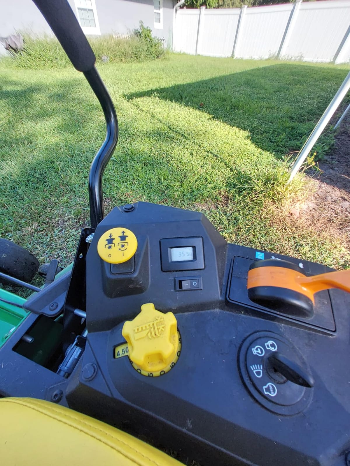 Yard Commander - 80 LB ATV/UTV Broadcast Spreader - 12-Volt Heavy Duty Motor - Salt, Seed, Fertilizer & More - Adjustable Drop Rate - Included Hopper Cover - Mounts to Front or Rear Utility Rack customer photo 1