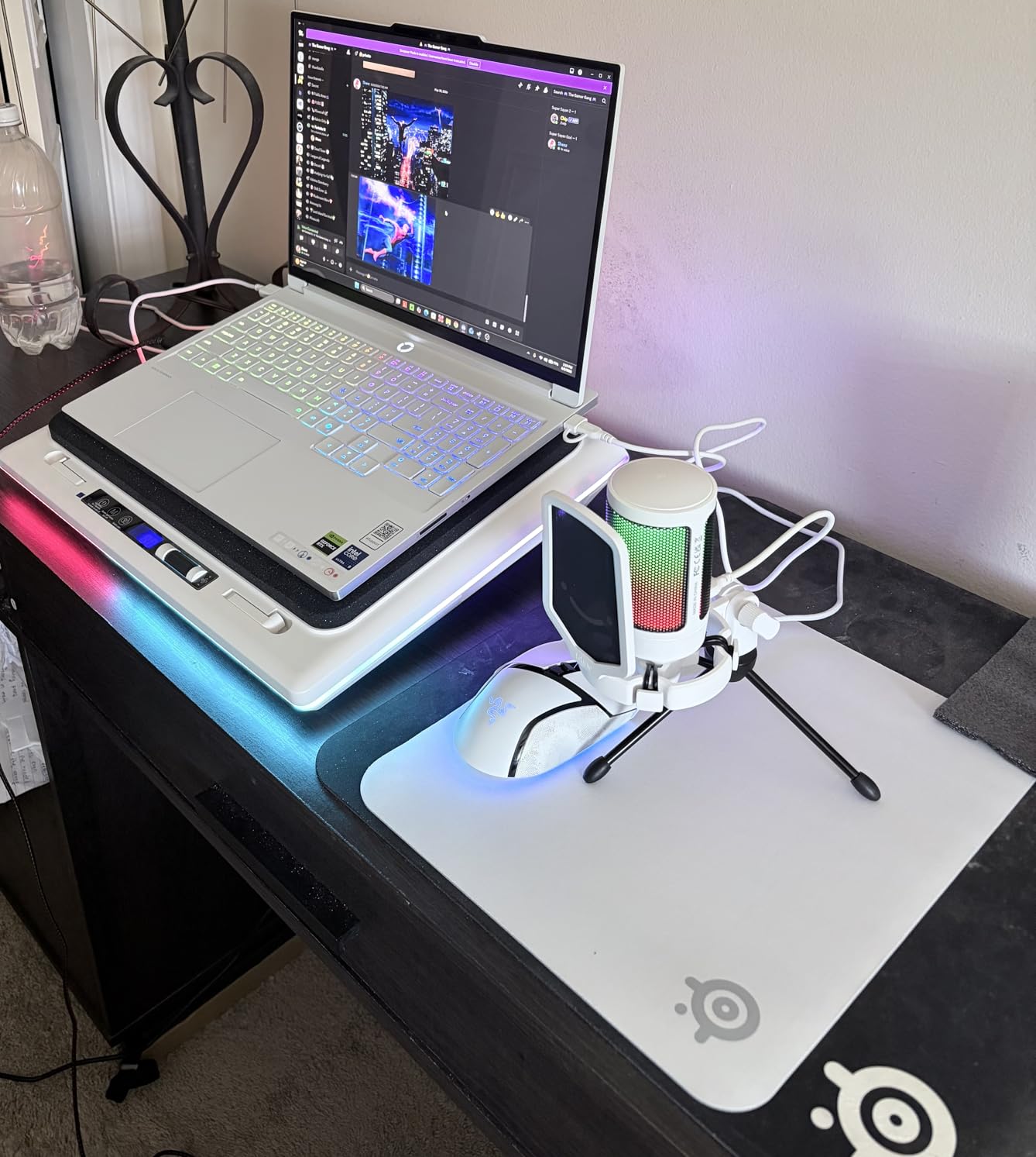 SteelSeries QcK Gaming Mouse Pad - XXL Cloth - Peak Tracking and Stability - Esports Mousepad - Never-Slip - Full Desk Coverage customer photo 2