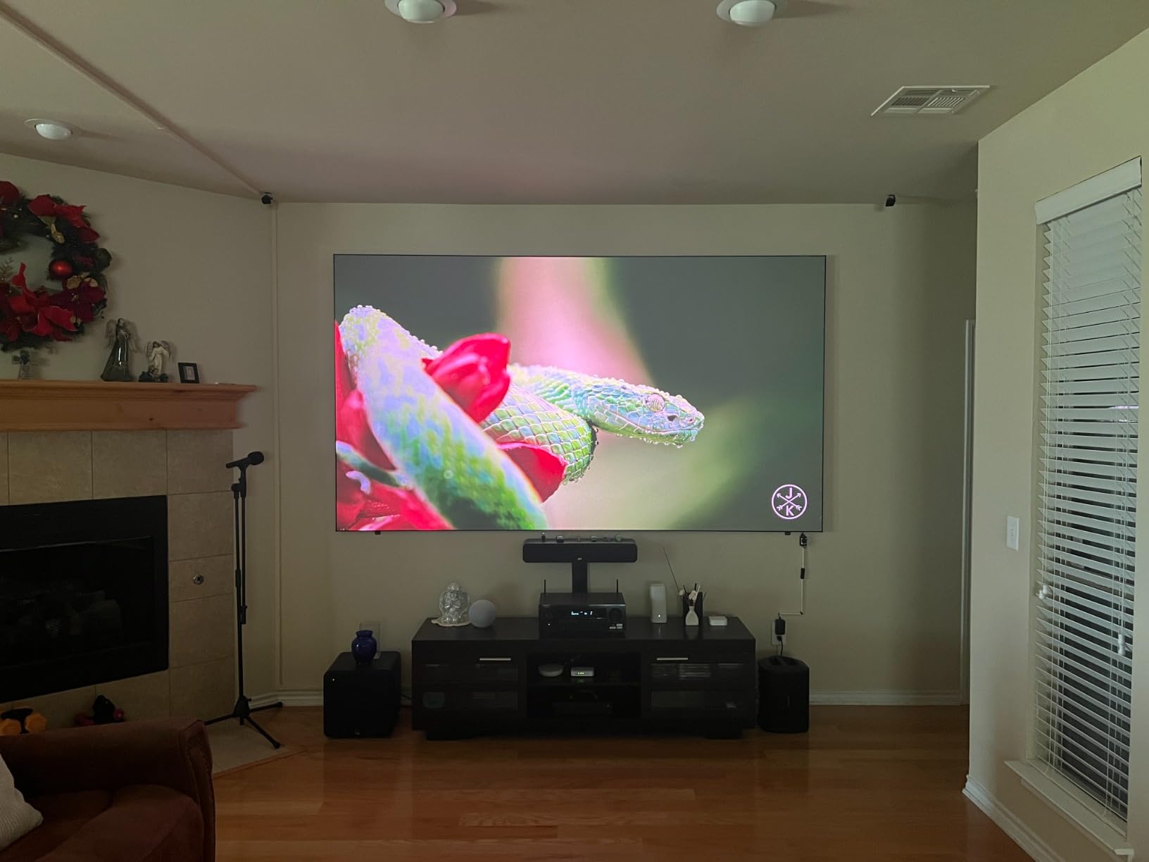 JMGO N1S Ultimate Triple Laser 4K Projector, 3300 ISO Lumens, Google TV customer photo 1