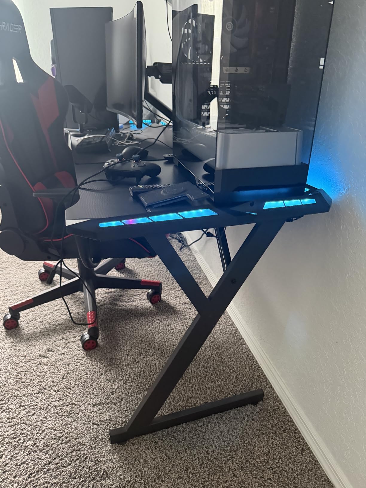HLDIRECT 40 Inch Gaming Desk with Carbon Fiber Surface & LED Lights, Black customer photo 1