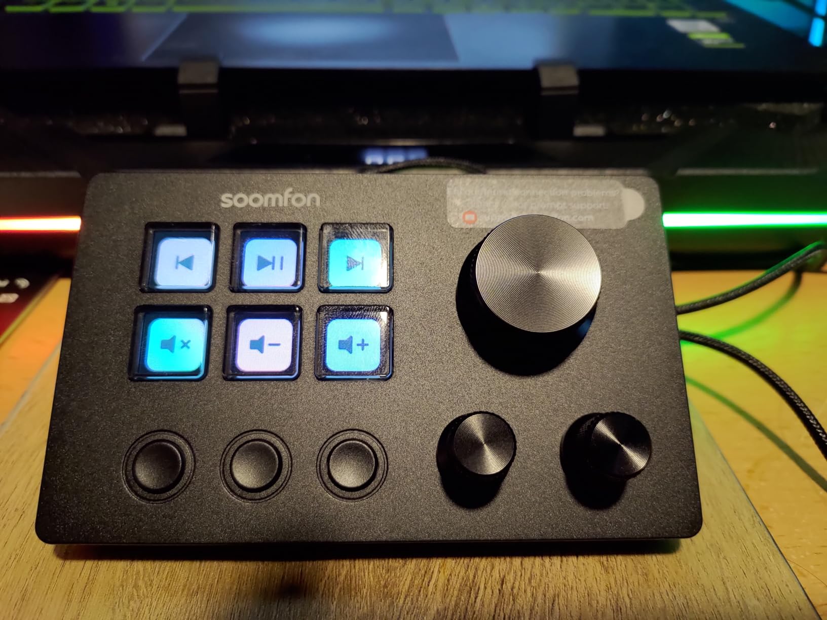 SOOMFON Stream Controller Studio Deck 6 Macro Keys, 3 Dials, 3 Buttons customer photo 1