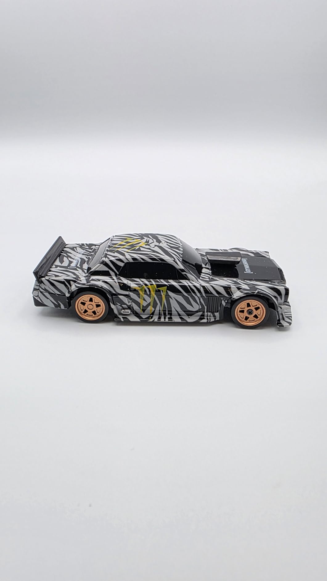 [2026 Upgrade 1/43 Mini RC Drift Car with Gyroscope, 4WD RTR customer photo 2