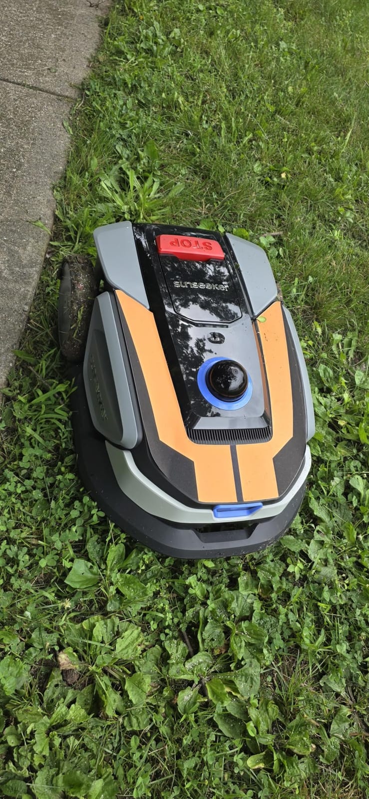 Sunseeker X5 AWD Robot Lawn Mower, RTK, Vision AI, 0.5 Acre, Wire-Free customer photo 2