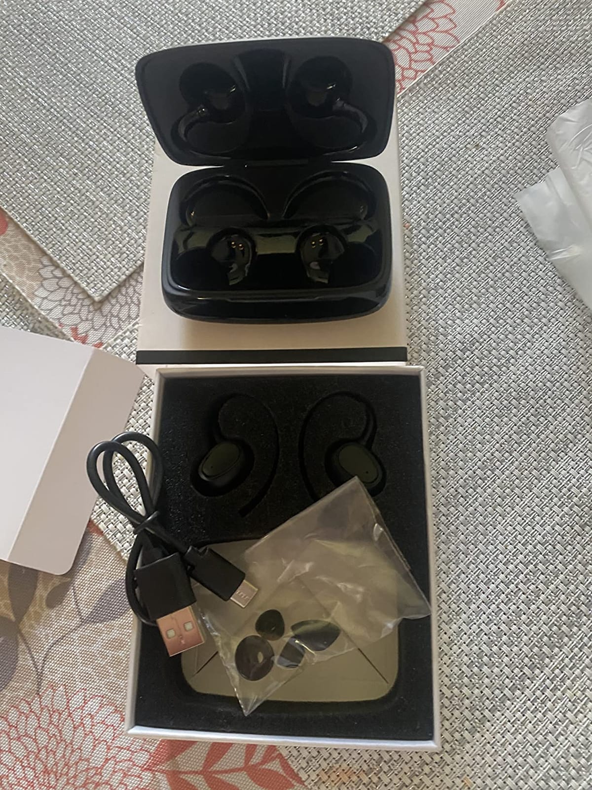 Ordtop Sport Wireless Earbuds with Earhooks, 70H Playtime, IPX8 Waterproof customer photo 1