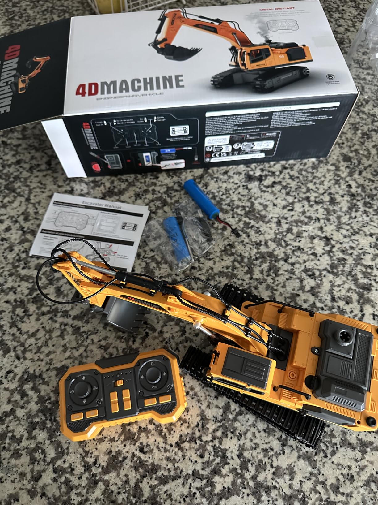 Remote Control Excavator Toy for Boys, 3-in-1 RC Excavator with Alloy Bucket, Breaker & Grapple, Construction Vehicle Toys with Lights & Sounds, 2×1200mAh Batteries, Birthday Gift for Kids 8-12 customer photo 1