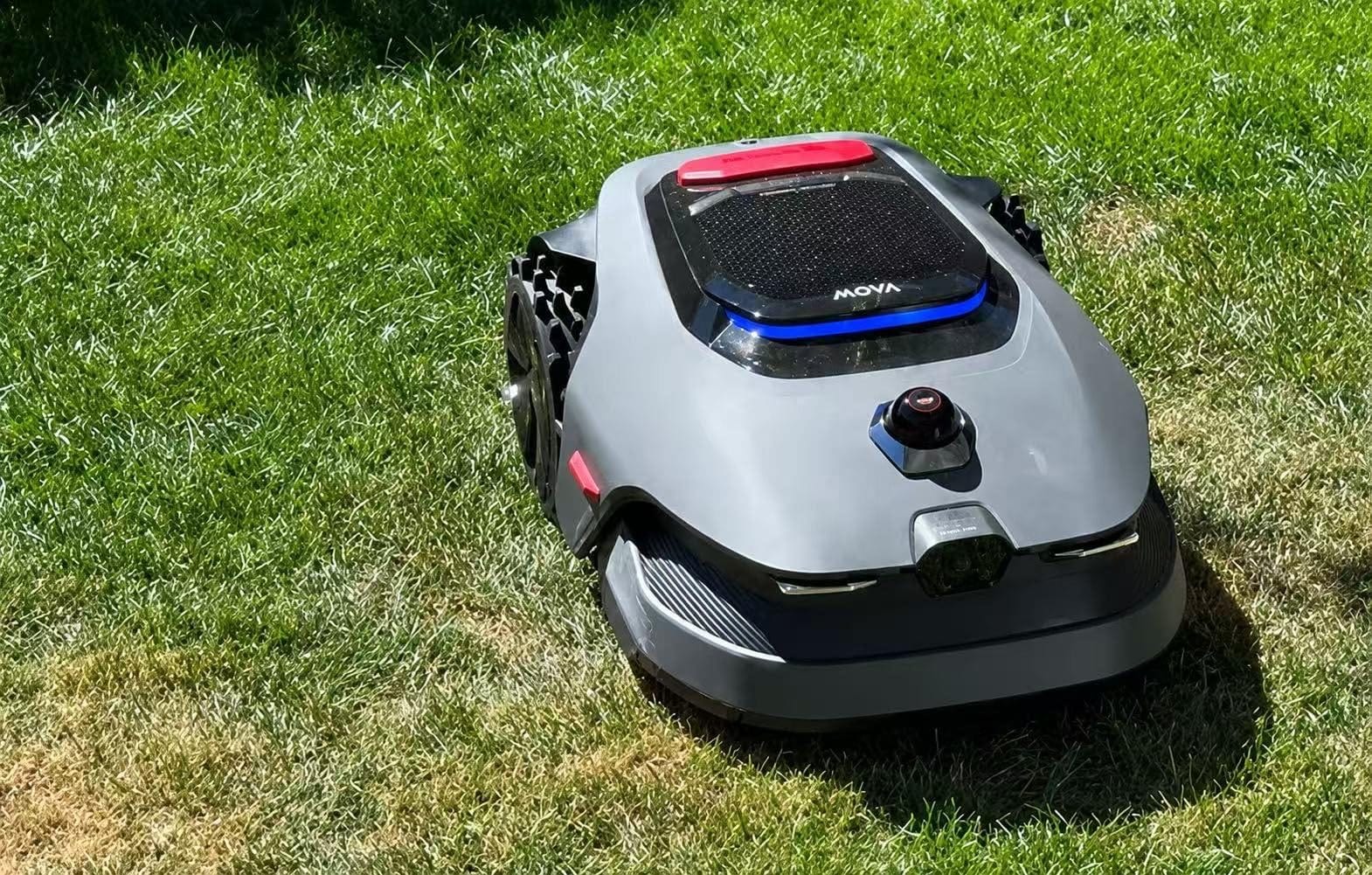 MOVA LiDAX Ultra 2000 AWD Robot Lawn Mower Wire Free RTK Free for up to 0.5 Acre*Dual Maps, 360° 3D LiDAR & AI Dual Vision Mapping, Robotic Mower with 4G, for 80% Slopes, Cutting Height 1.2”–3.9“ customer photo 1