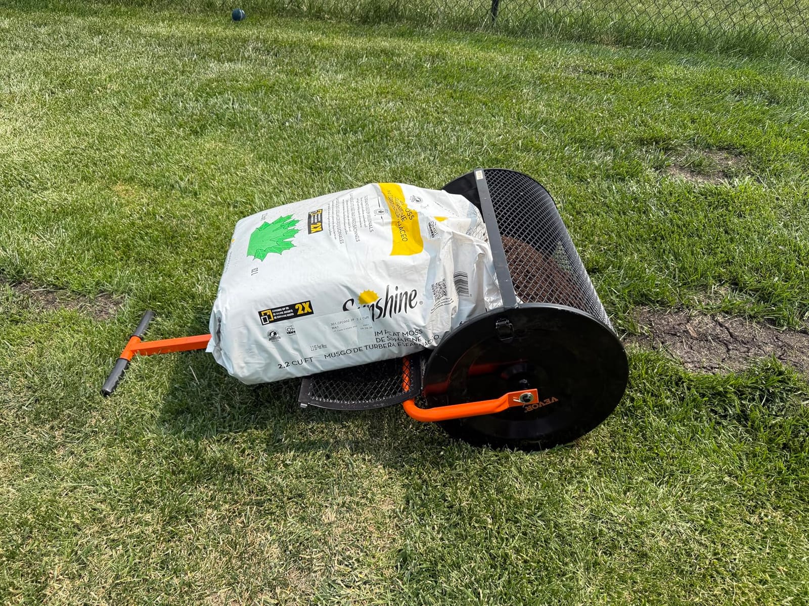 VEVOR Push Lawn Spreader 80 lbs Capacity Walk-Behind Broadcast Spreader | for Garden Care, 12 ft Spreading Width & 15 Adjustable Settings, 10 in All-Terrain Tires for Seed Fertilizer, Salt Ice Melt customer photo 1